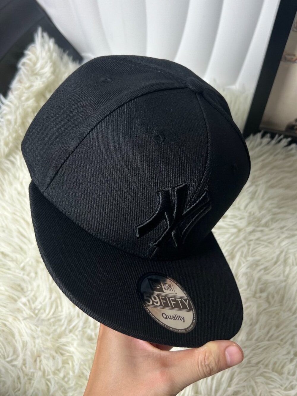 New Era NY Yankees 59FIFTY Black Tonal Logo Fitted Baseball Cap